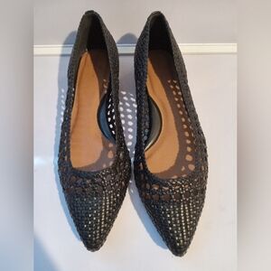 Caslon black leather woven pointed-toe flats Size 9